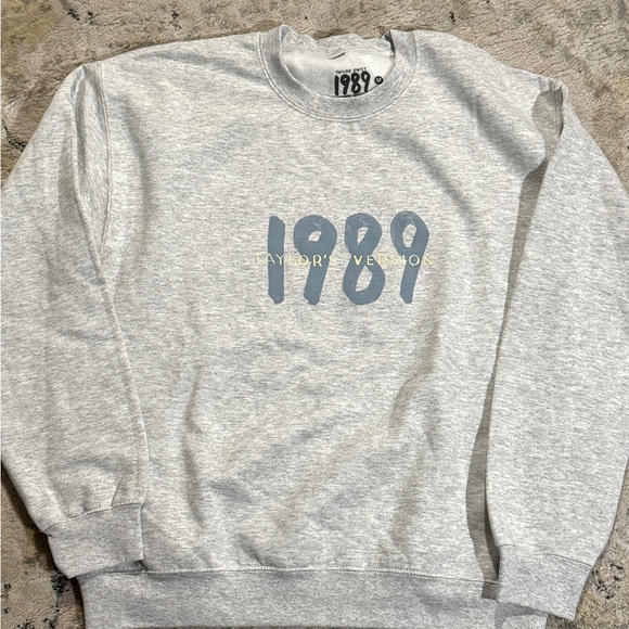 Taylor Swift Crewneck Sweatshirt NWOT - Picture 1 of 3